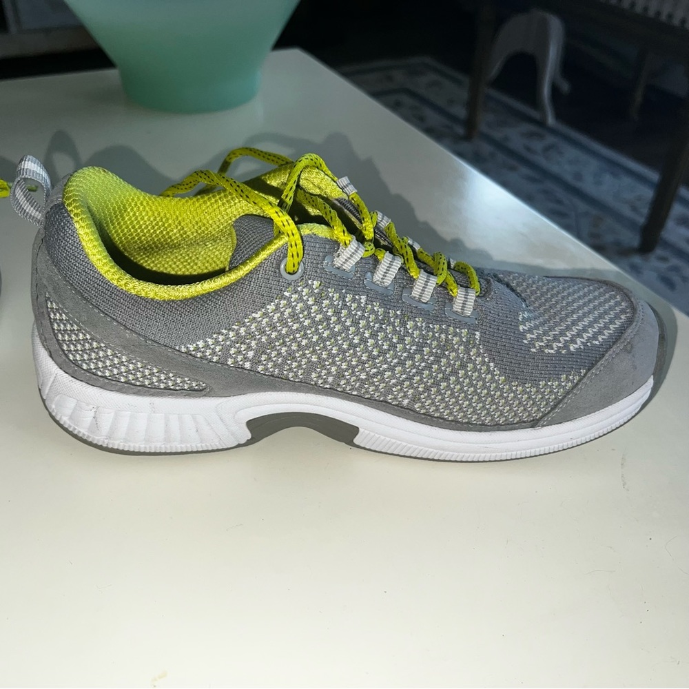 Orthofeet Biofit women’s shoes size 9 medium
